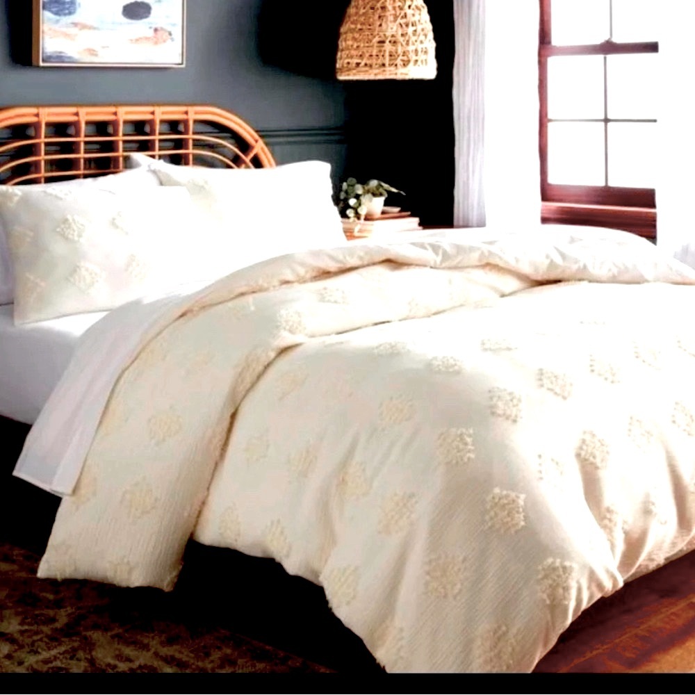 Threshold-Tufted Diamond Crinkle Duvet Cover Set